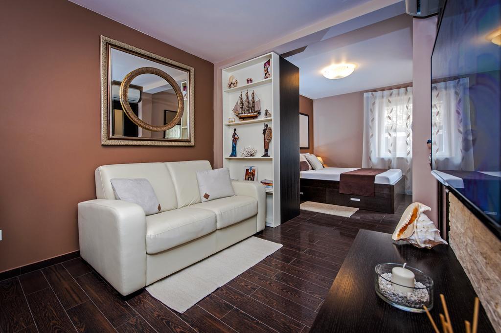 Apartments Casa Dekic โรวีน ภายนอก รูปภาพ